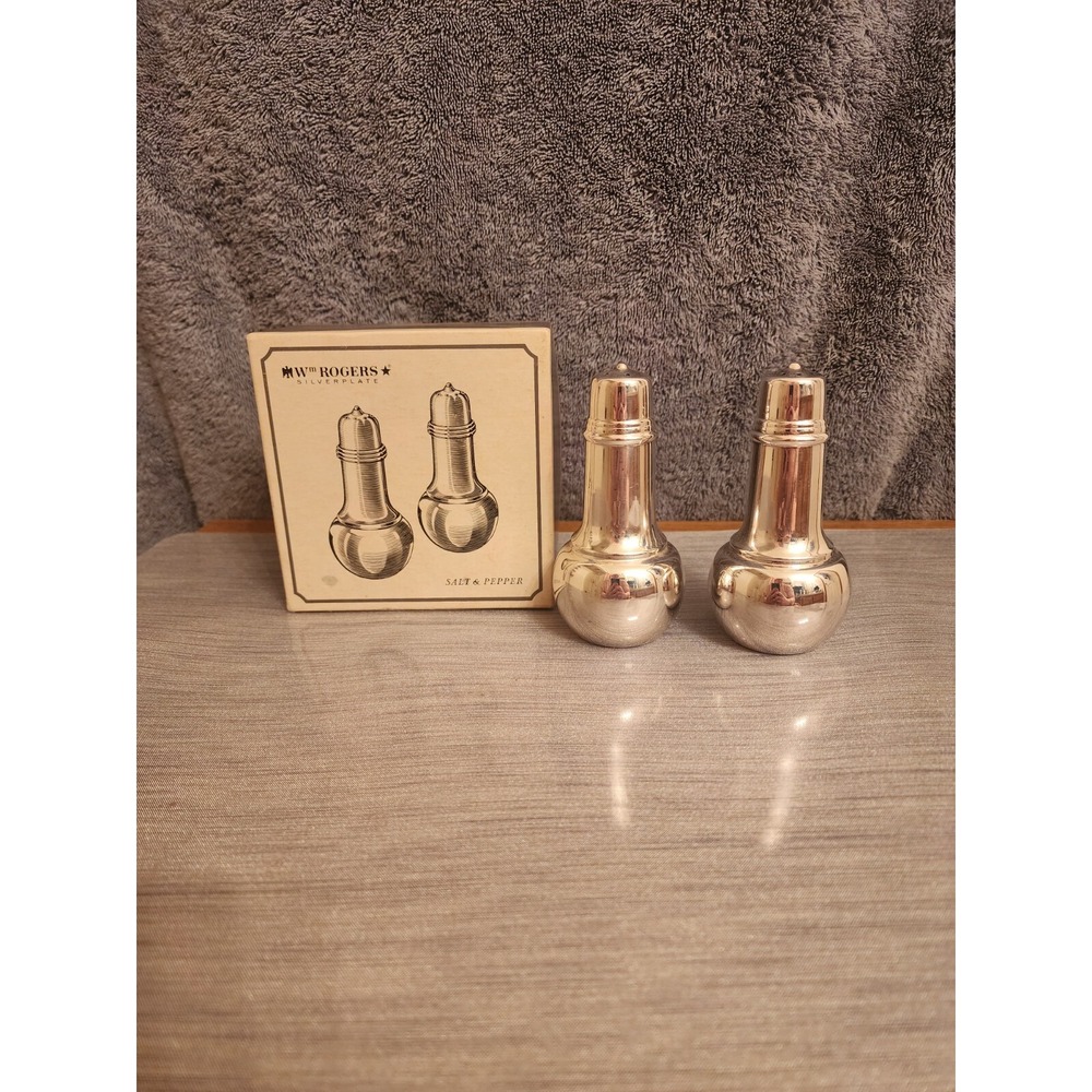 WM Rogers Silver Plate Salt &‎ Pepper Shaker Set 4-1/4" Article No. 964
